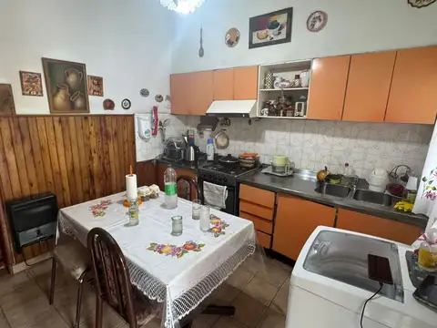 Casa 3 ambientes con 2 baños