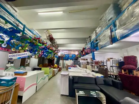 Local en Venta sobre Av. Calchaqui en el Cruce Varela, Berazategui