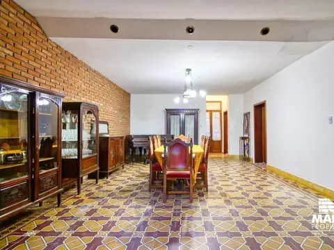 Casa 5 ambientes con 2 baños