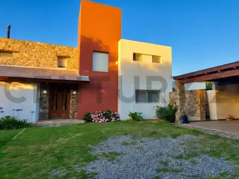 Casa de Categoría en Barrio Cerrado Chacra Escondida – Zona Sur de Córdoba