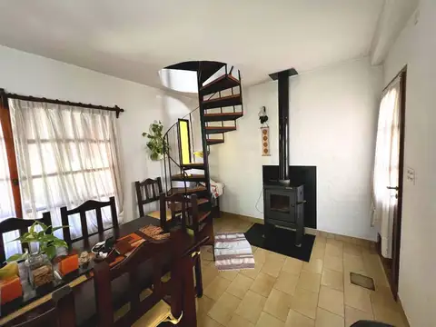 Depto Tipo Casa en Venta de 5 ambientes