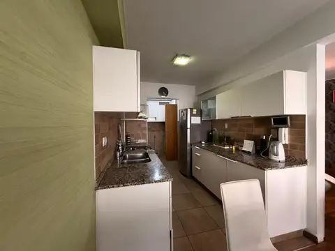 Departamento 4 ambientes con 2 baños