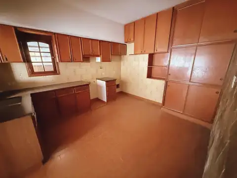 Av. Del Rosario 693 - Casona De Estilo En Alquiler Uso Profesional O Vivienda - Saladillo, Rosario