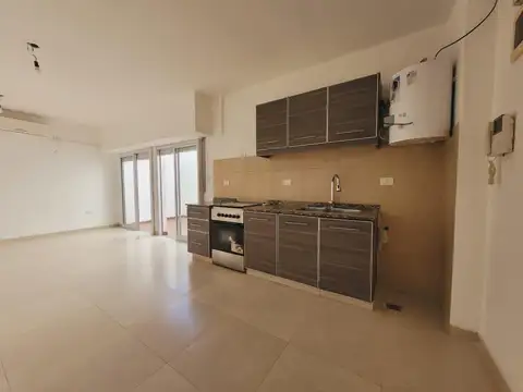 Departamento  monoambiente con patio en PB