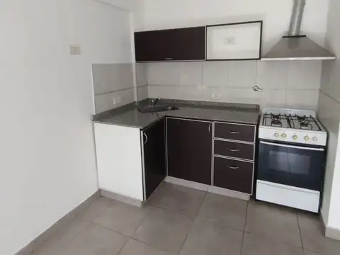 Departamento en Alquiler en Lomas del Mirador, $ 390.000