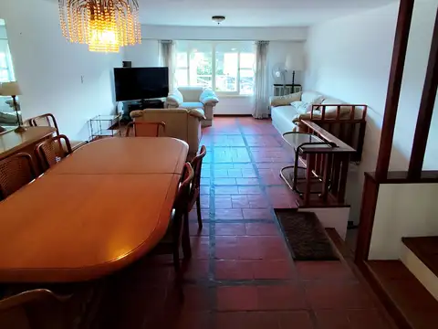 Depto Tipo Casa 4 ambientes con 2 baños