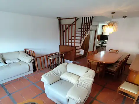 Depto Tipo Casa en Alquiler Temporal de 4 ambientes
