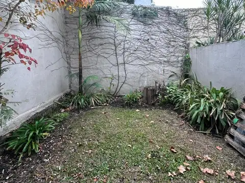 VENTA DUPLEX CON COCHERA Y PATIO MORON NORTE