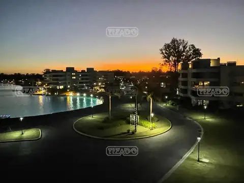 Lagoon Pilar Caamaño 1000