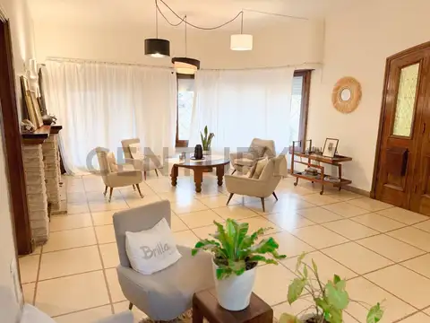 Mendoza 2600, Piso 1