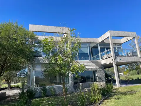 Casa en Venta en Countries y Barrios Cerrados en Pilar, USD 150.000