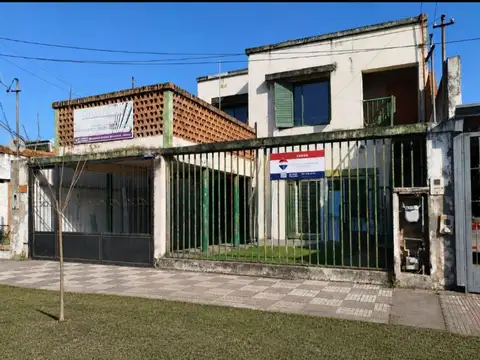 VENTA CASA A REFACCIONAR ZONA PARQUE 9 DE JULIO