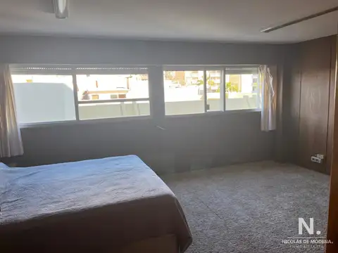 Apartamento de Un Dormitorio  en Venta y Alquiler en Península Punta del Este