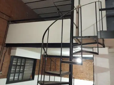 Depto Tipo Casa en Venta 50 años