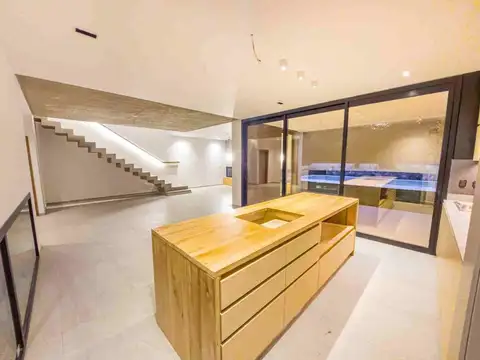 Casa en Venta en Jesus Maria, USD 255.000