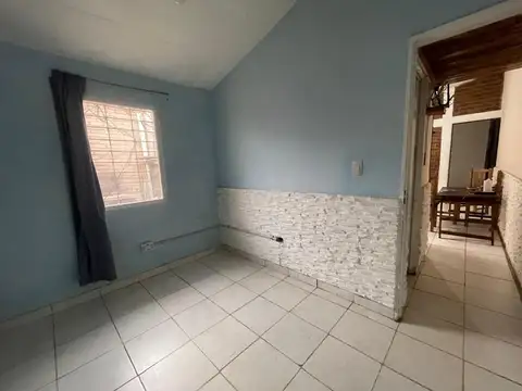 Casa 3 ambientes con 1 baño