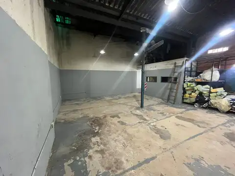 PEQUEÑO GALPON DE 60M2  IDEAL PARA DEPOSITO.