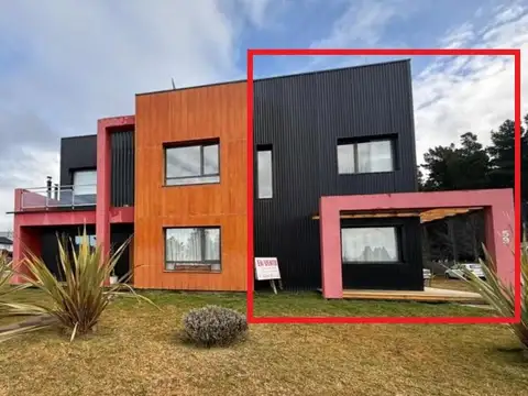 Moderno PH en duplex 2 dorm con jardin y estacionamiento B° Entre Pinos