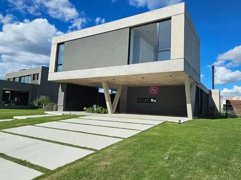 Pilara, La Calesa 100
