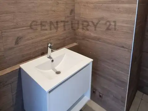 Departamento en Alquiler en Guillermo E Hudson, USD 750