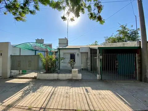 VENTA/ CASA / SERVICIOS / VILLA DOMINGA