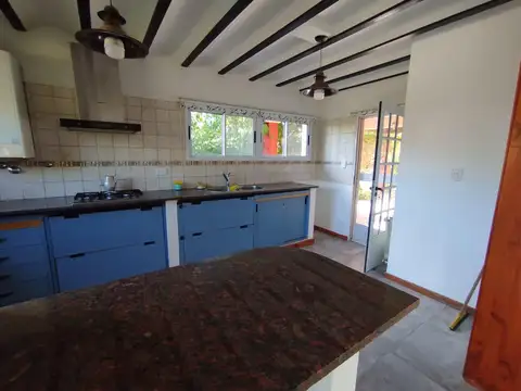 VENTA CASA 2/3 DOMIRTORIOS 2 BAÑOS EN PAGO CHICO. GRAN LOTE PARQUIZADO