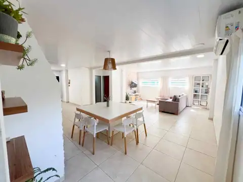 Casa 5 ambientes con 3 baños