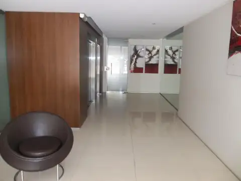 A Tomas 3330 , Piso 1