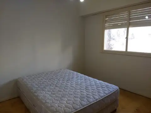 Departamento en Alquiler en Parque Centenario, $ 700.000