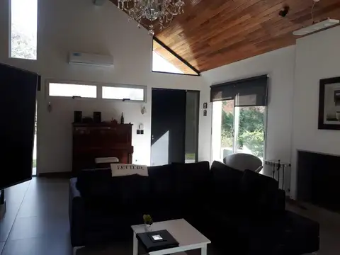 Casa en Venta en Las Praderas De Lujan, USD 230.000