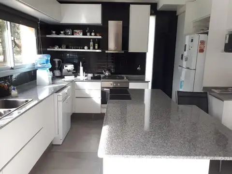 CASA VENTA  LUJAN  "LAS PRADERAS"