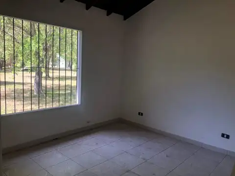 Casa en venta en Carlos Keen. Posib. de financ.