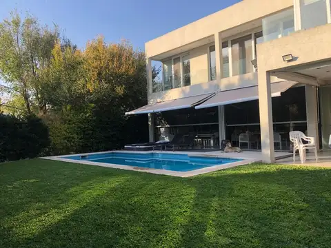Casa en Venta en Ayres Plaza, USD 480.000