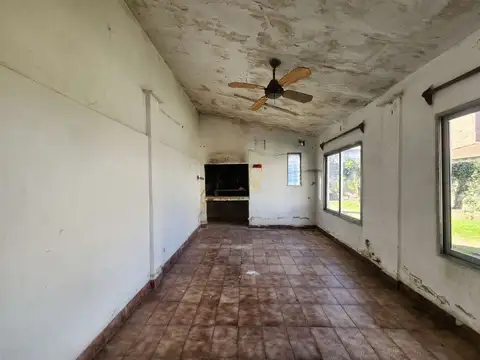 Casa 4 ambientes con 1 baño