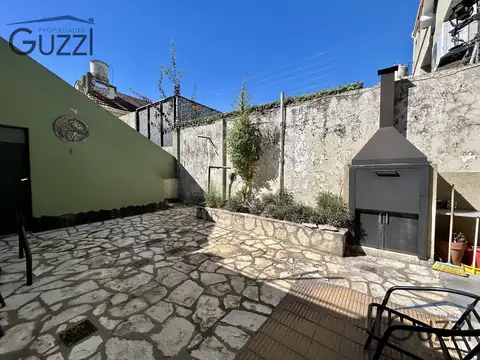Casa 6 ambientes con 3 baños