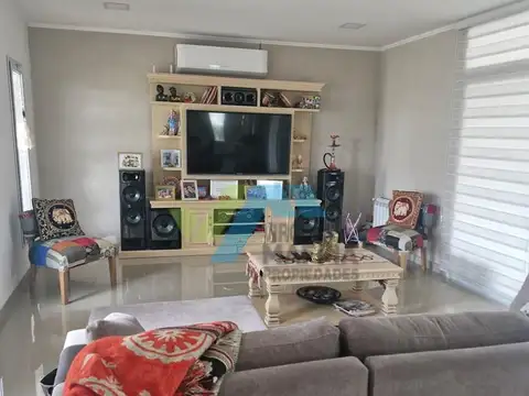 Casa en Alquiler en Pilar del Este - Santa Elena, USD 1.400