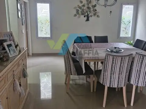 Casa 4 ambientes con 4 baños