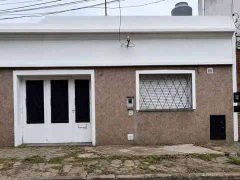 VENTA CASA PH AMUNDSEN 2800 1 DORMITORIO COCHERA