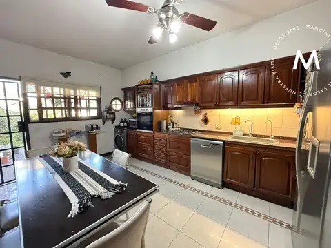 Depto Tipo Casa en Venta con 2 cocheras