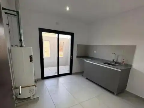 Casa en alquiler - 3 Dormitorios 4 Baños - Ezeiza