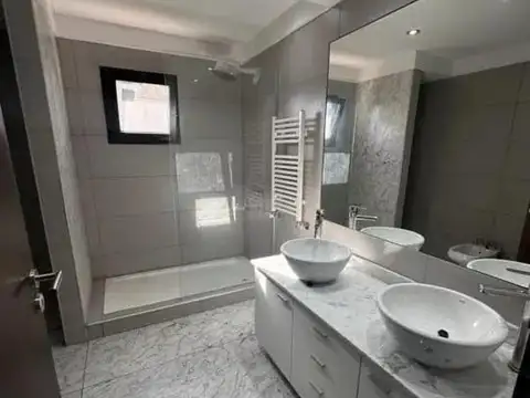 Casa en alquiler - 3 Dormitorios 4 Baños - Ezeiza