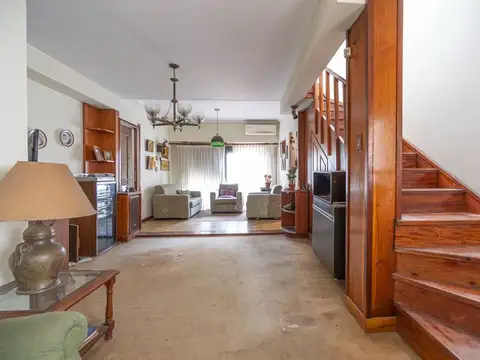 CASA EN VENTA 5 AMBIENTES APTA CREDITO  TEMPERLEY