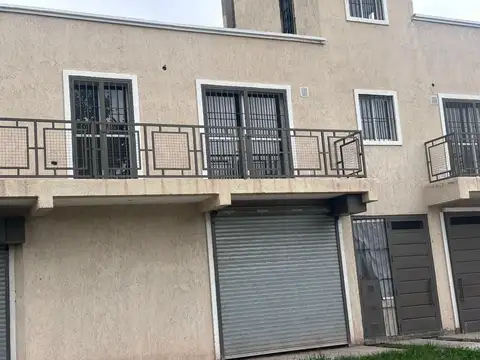 Vendo Dúplex en Las Heras