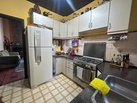 Casa 3 ambientes con 1 baño