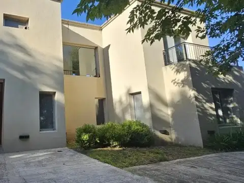 Casa en Alquiler en Santa Catalina, Tigre –