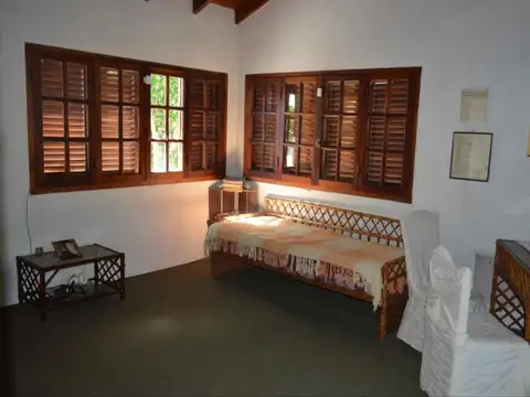 CASA EN VENTA EN 531 ESQ 14 - TOLOSA