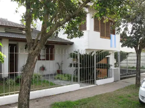 531 CASA N° 12 ESQ. 14