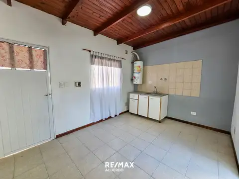 Depto Tipo Casa 2 ambientes con 1 baño