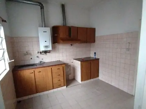 Depto Tipo Casa en Alquiler en San Justo, $ 650.000