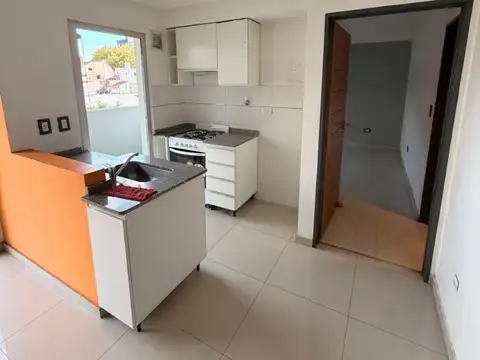 Ramon Falcon 6500, Piso 2